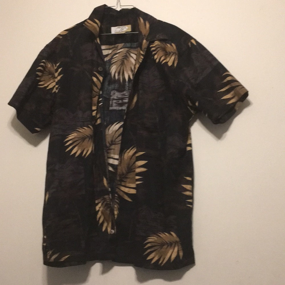 High surf mans Classic Hawaiian shortsleeve shirt